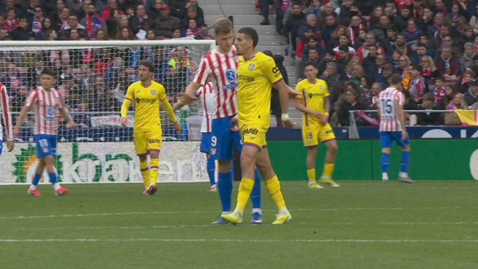 «Ορκίζομαι στην οικογένειά μου, δεν ήθελα να τον αγγίξω»: Παίκτης της Χετάφε αποβλήθηκε επειδή τσίμπησε τα γεννητικά όργανα του Σόρλοθ