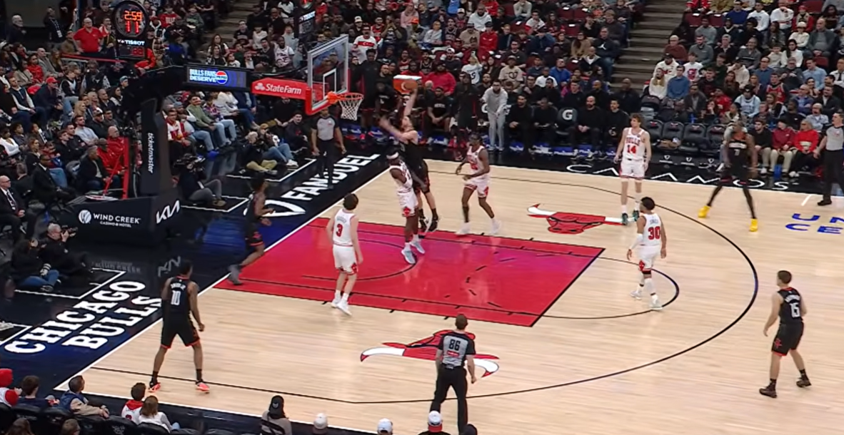 Ο Σενγκούν κάνει poster τους αντιπάλους του και κατακτά το Top 10 του ΝΒΑ (video)