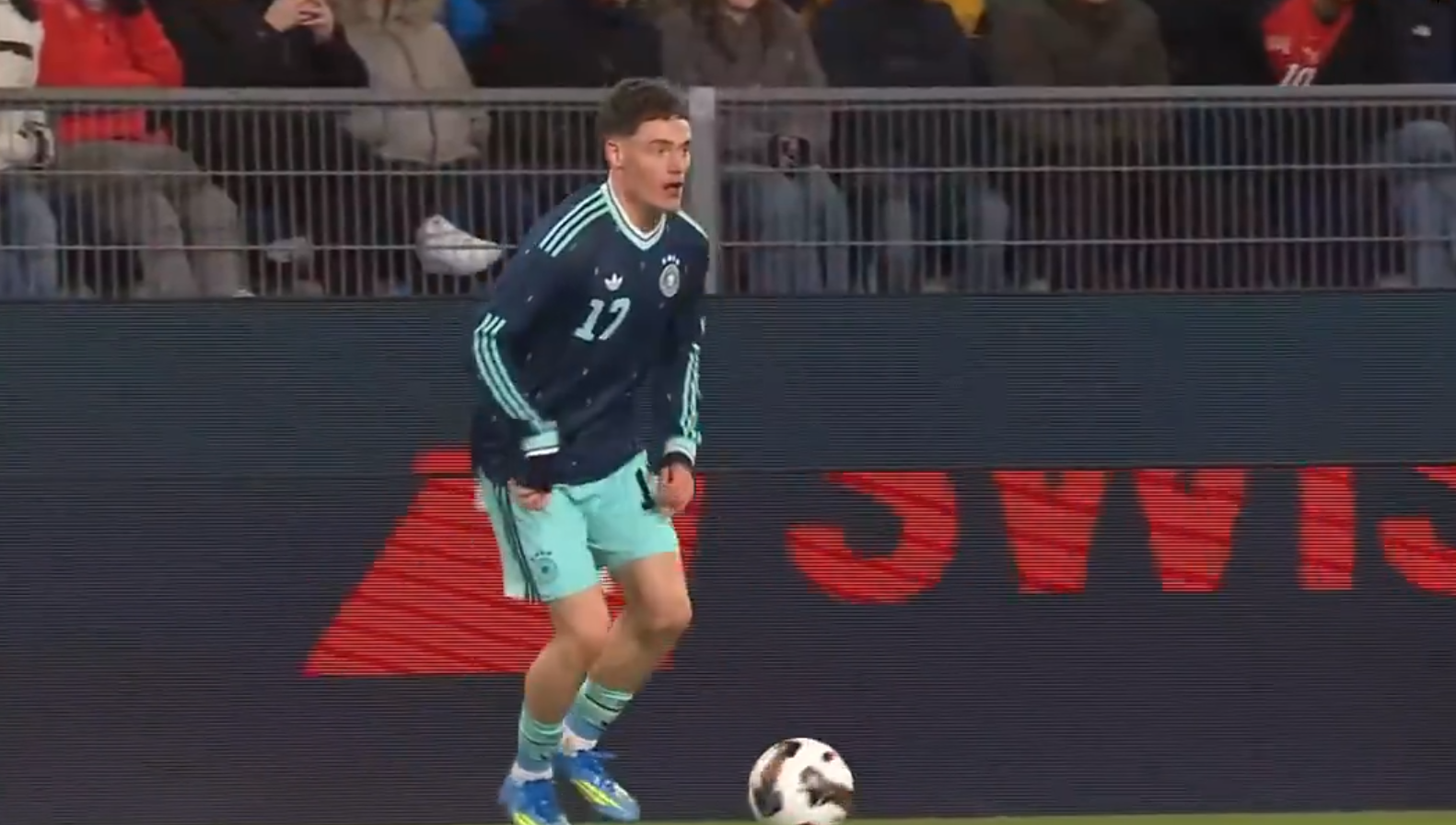 Ο ορισμός της «ομορφιάς»: Ο Βιρτς πέτυχε ασύλληπτο γκολ με την Γερμανία κόντρα στην Ελβετία (video)