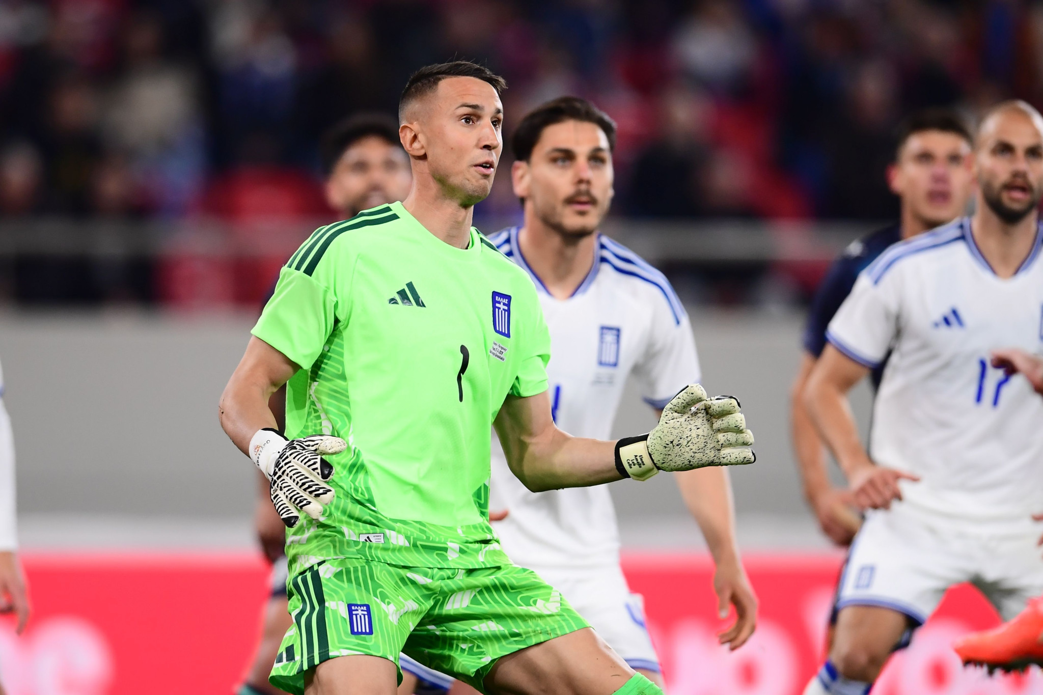 Τρομερή απόκρουση του Βλαχοδήμου σε σουτ του Ενσίσο (video)