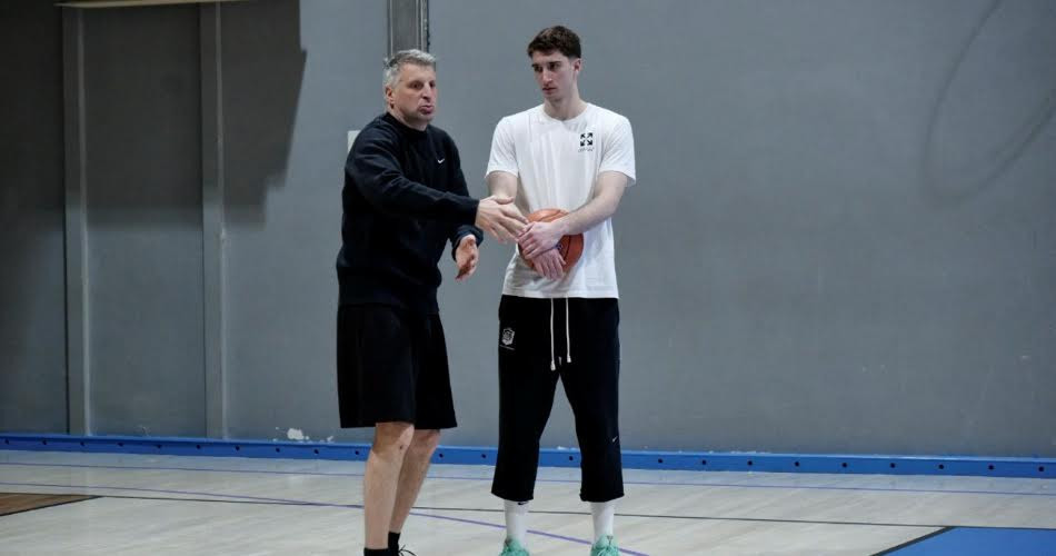 Αβδάλας x Παπαλουκάς: Όταν το μέλλον του ελληνικού μπάσκετ συναντά έναν θρύλο της EuroLeague (video)