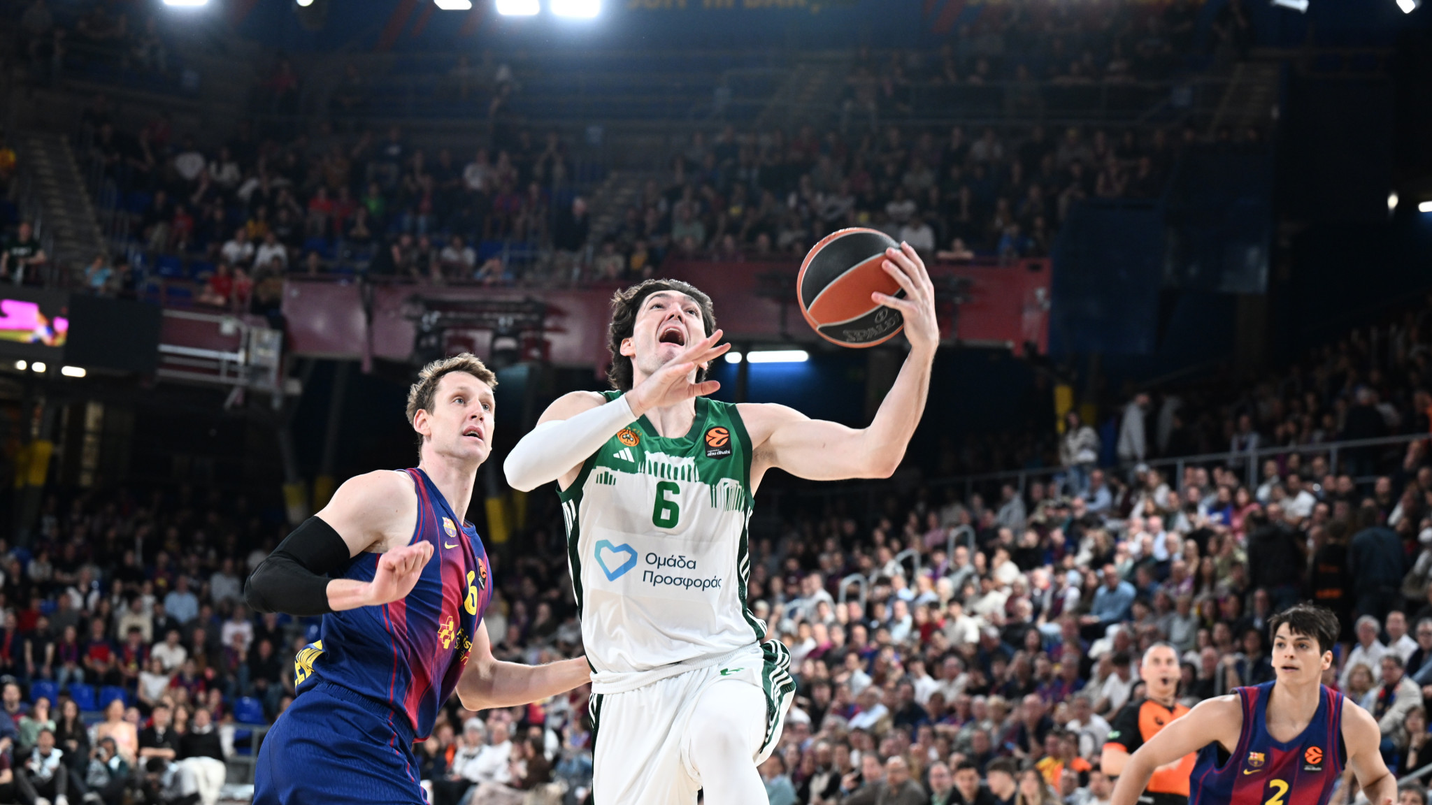 «Καυτός» Οσμάν στην Ισπανία: 12 πόντους στην πρώτη περίοδο κόντρα στην Μπαρτσελόνα