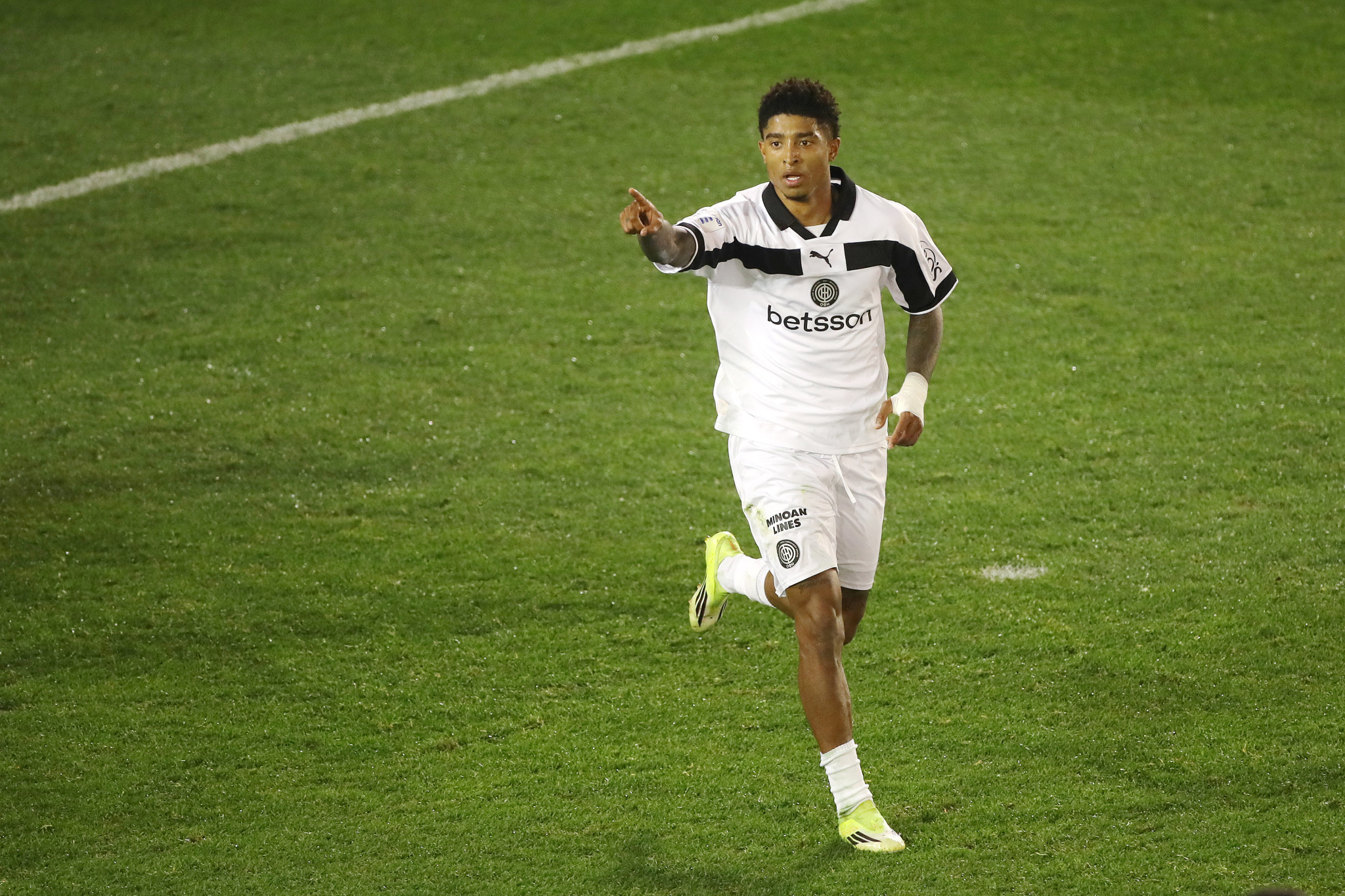 «Η Βοϊβοντίνα ετοιμάζει πρόταση για τον Σαλσίδο»