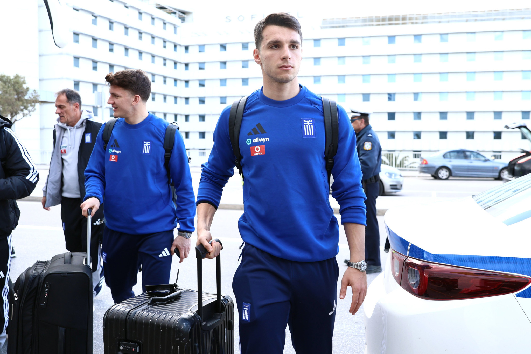 Η Εθνική Ελλάδας «πέταξε» για Βουδαπέστη ενόψει του φιλικού με την Ουγγαρία (photos, video)