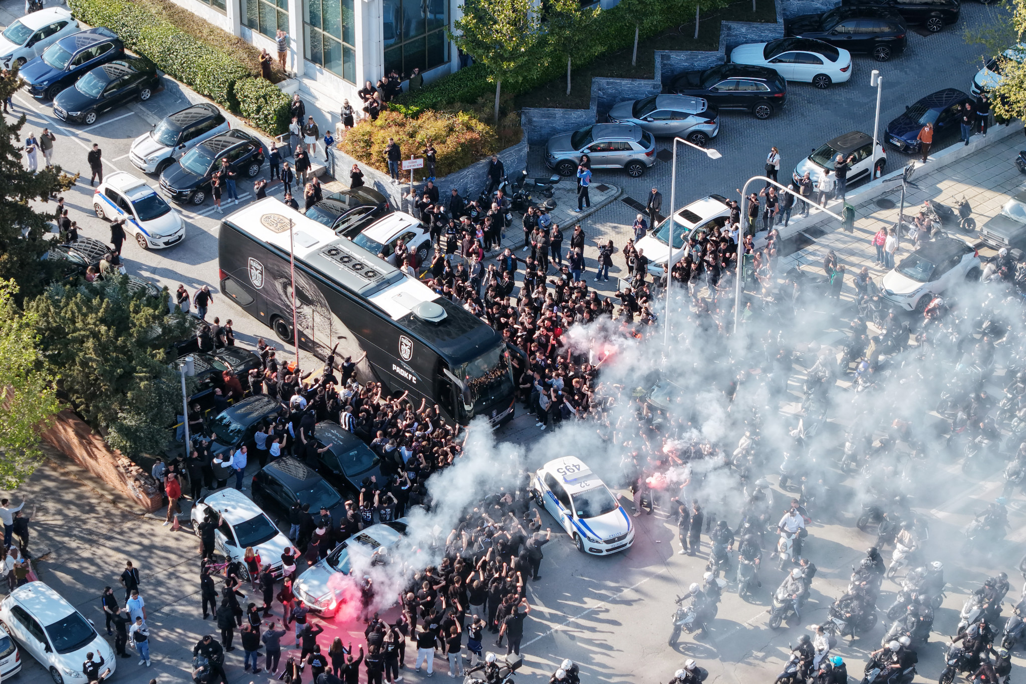 Πανικός στην αναχώρηση της αποστολής του ΠΑΟΚ για την Τούμπα