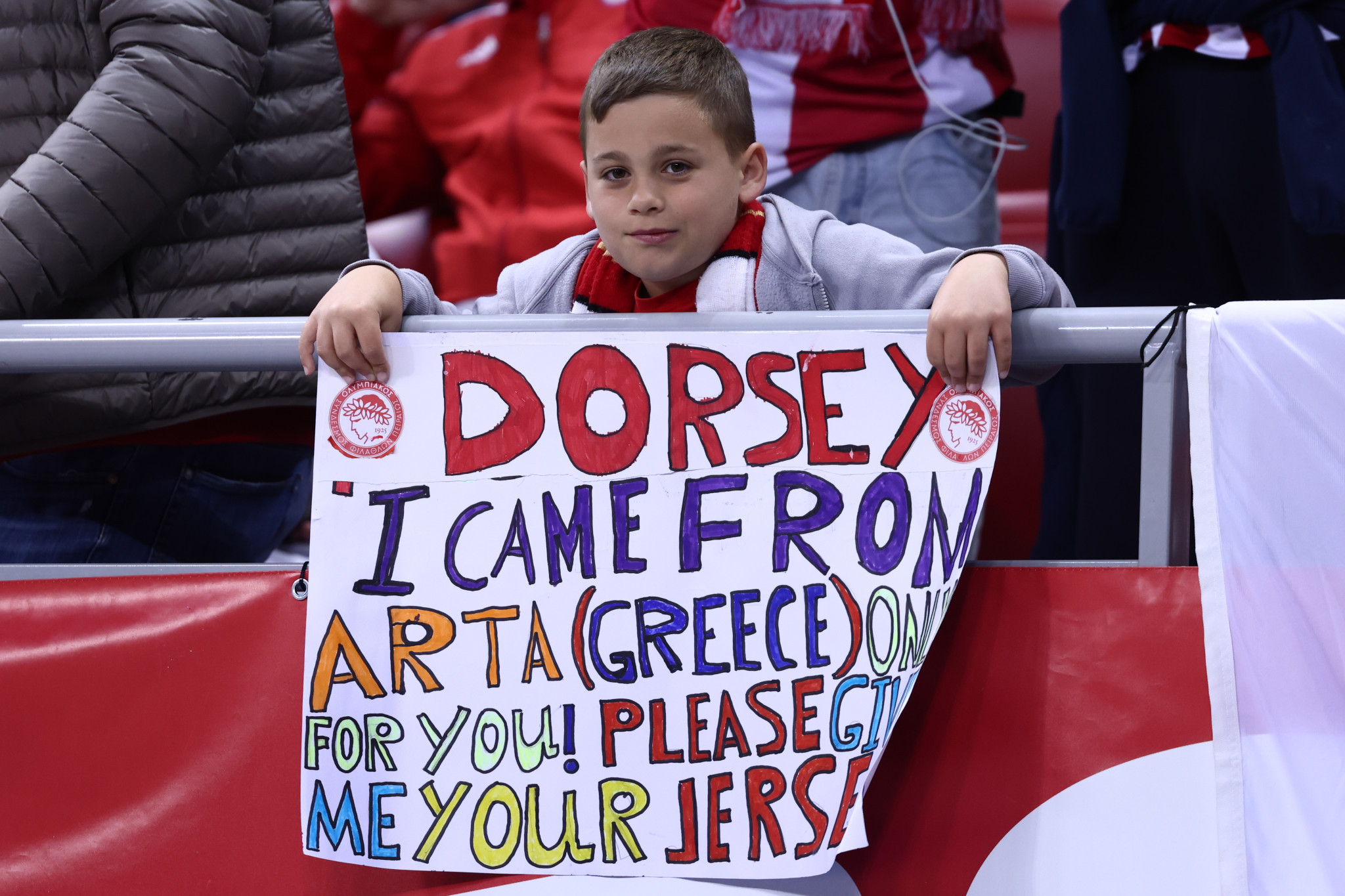 «Τρέλα» για Ντόρσεϊ στη Βουλγαρία: Φίλος του Ολυμπιακού ταξίδεψε από την Άρτα για να τον δει