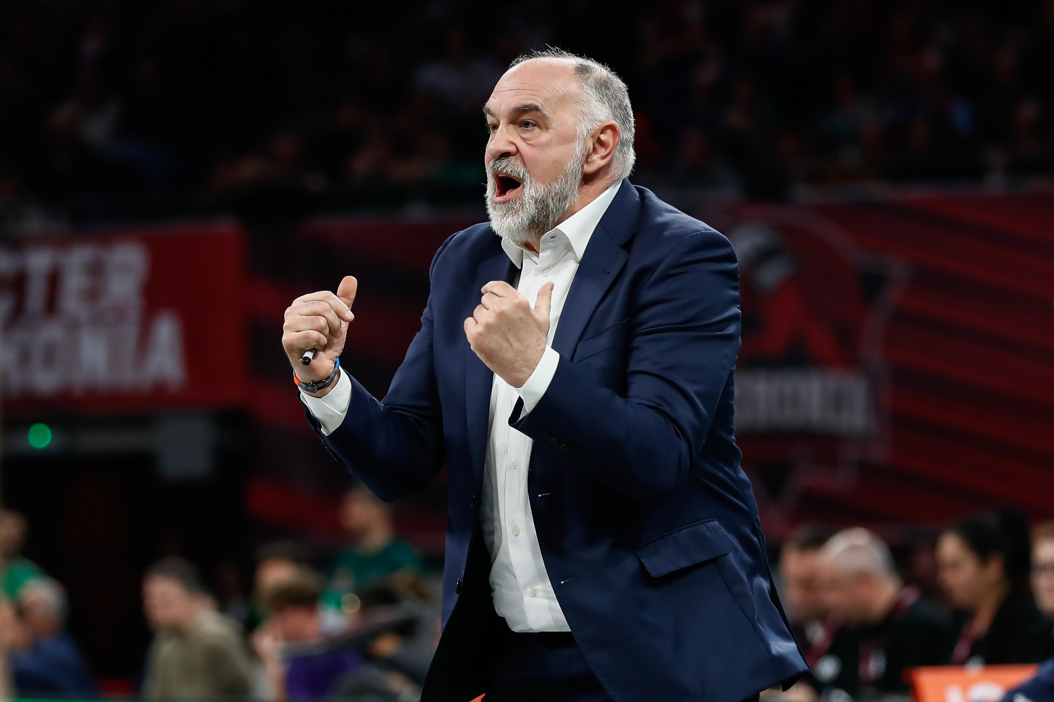 Ο Λάσο ακούμπησε καταλάθος έναν διαιτητή και εκείνος τον απέβαλλε (video)