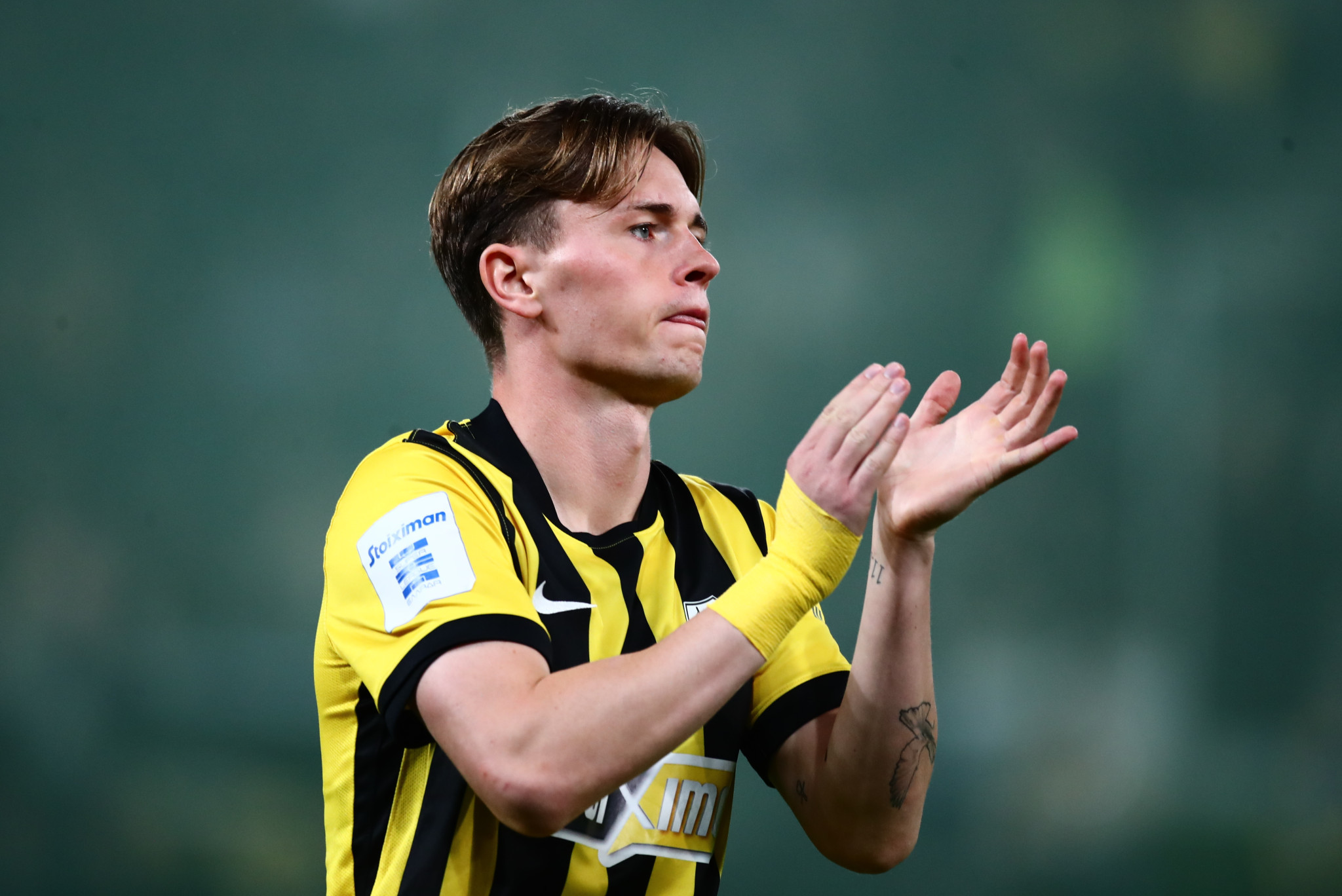 Τι επιλογές έχει ο Νίκολιτς για το αριστερό μπακ της ΑΕΚ στο Καραϊσκάκη