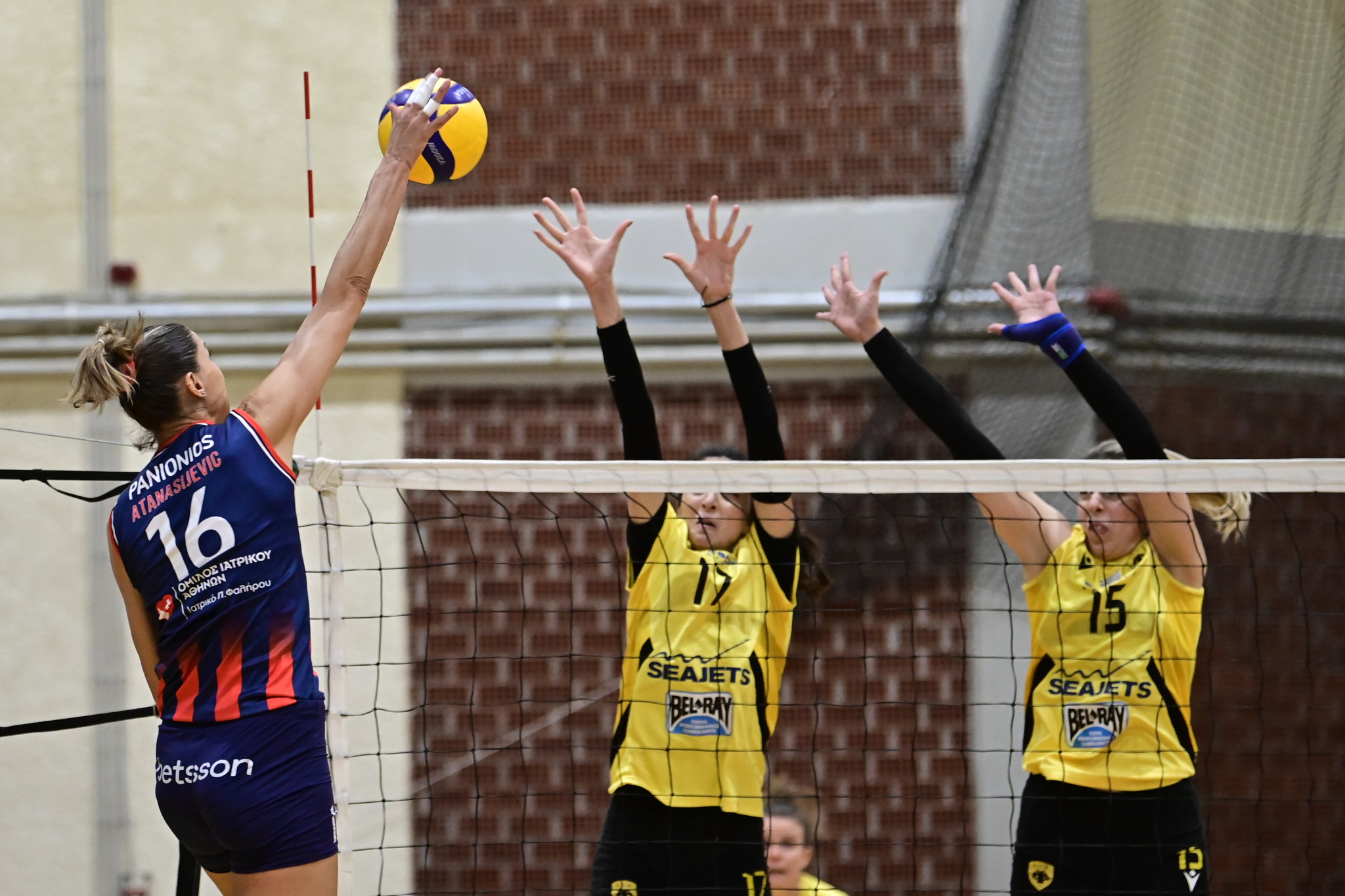 Αναβλήθηκε και ο προημιτελικός μεταξύ Πανιωνίου και ΑΕΚ της Volley League Γυναικών