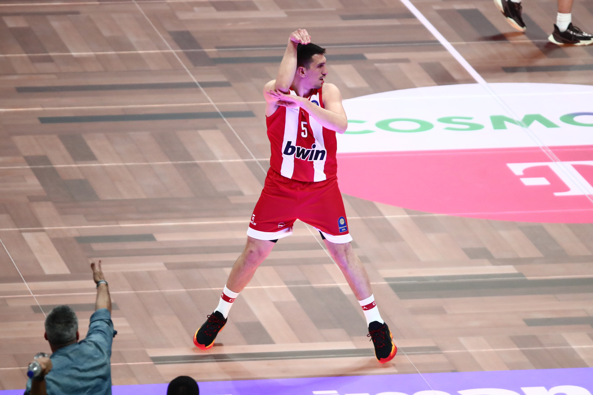 Ο Λαρεντζάκης «ντύθηκε» Ντόρσεϊ και ο Ολυμπιακός πήρε το επεισοδιακό ντέρμπι με τον Παναθηναϊκό