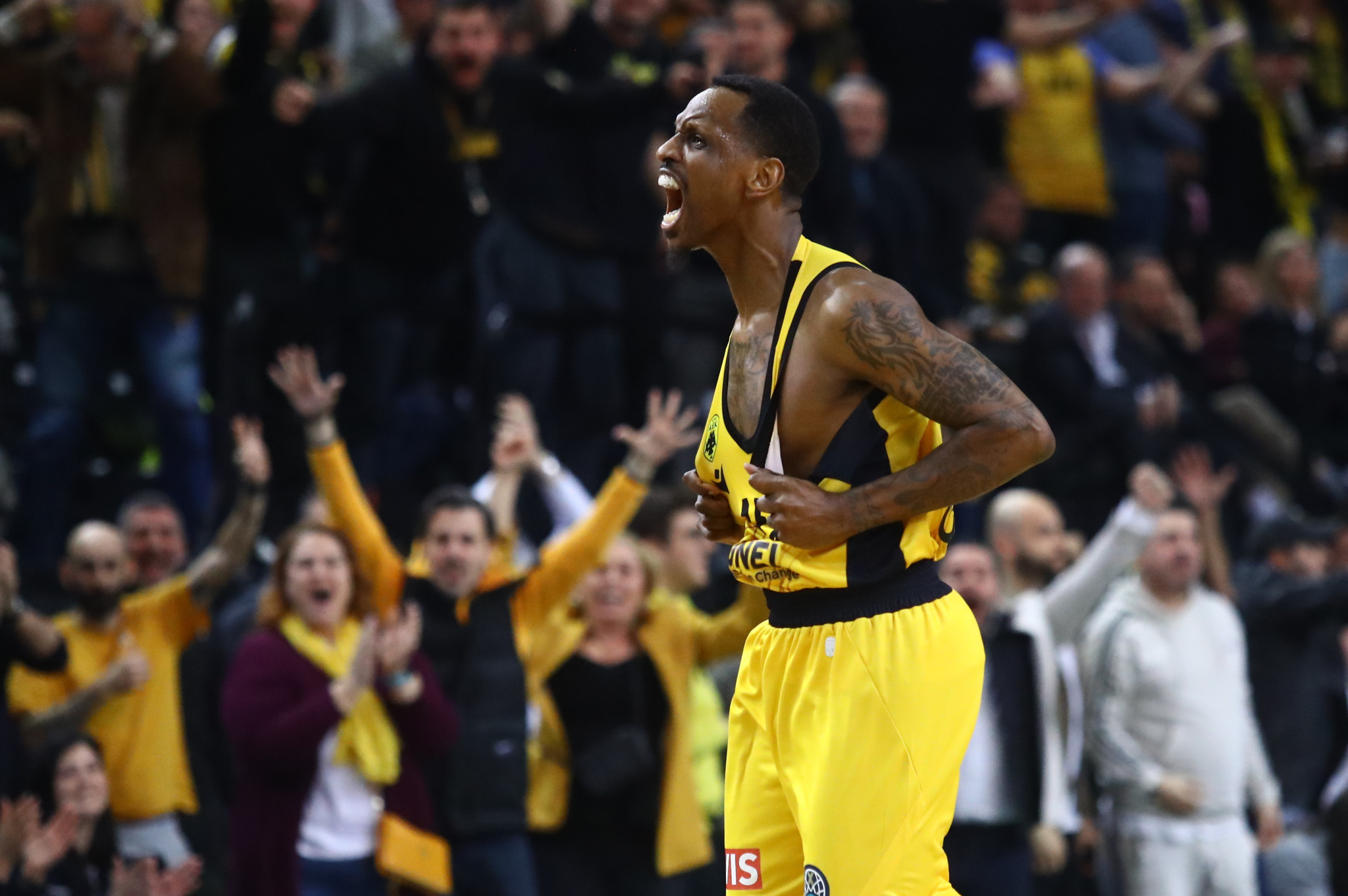 Ομάδα που μαθαίνει να ξεπερνάει τον εαυτό της