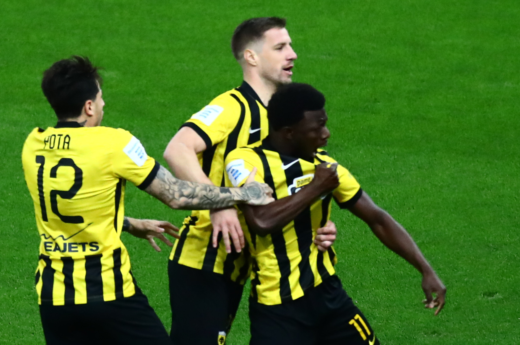 Γιατί ο Ερυθρός Αστέρας θέλει πρωταθλήτρια την ΑΕΚ και όχι τον Ολυμπιακό ή τον ΠΑΟΚ