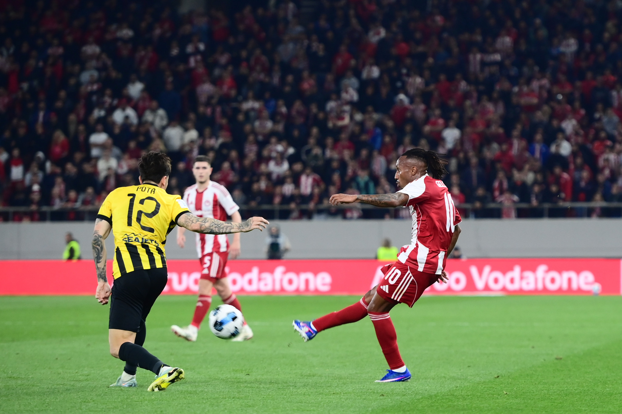 Ο Ολυμπιακός τελείωσε το ντέρμπι με την ΑΕΚ με 7/34 σέντρες