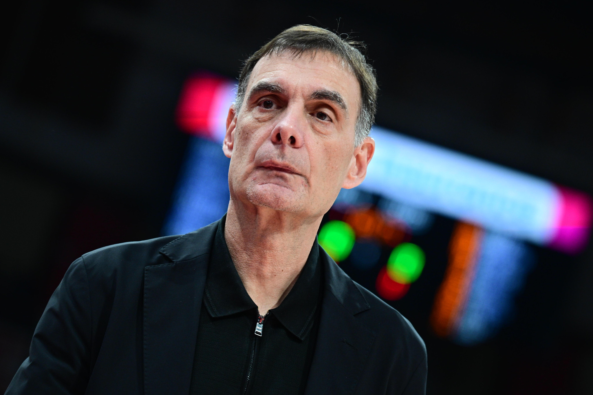 Οι φίλοι του Ολυμπιακού αποθέωσαν τον Γιώργο Μπαρτζώκα στο ΣΕΦ - Το video του Athletiko