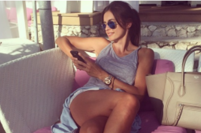 Η καλλονή των γηπέδων - Άφησε την καριέρα στο Χόλιγουντ για χάρη διάσημου ποδοσφαιριστή (photos)