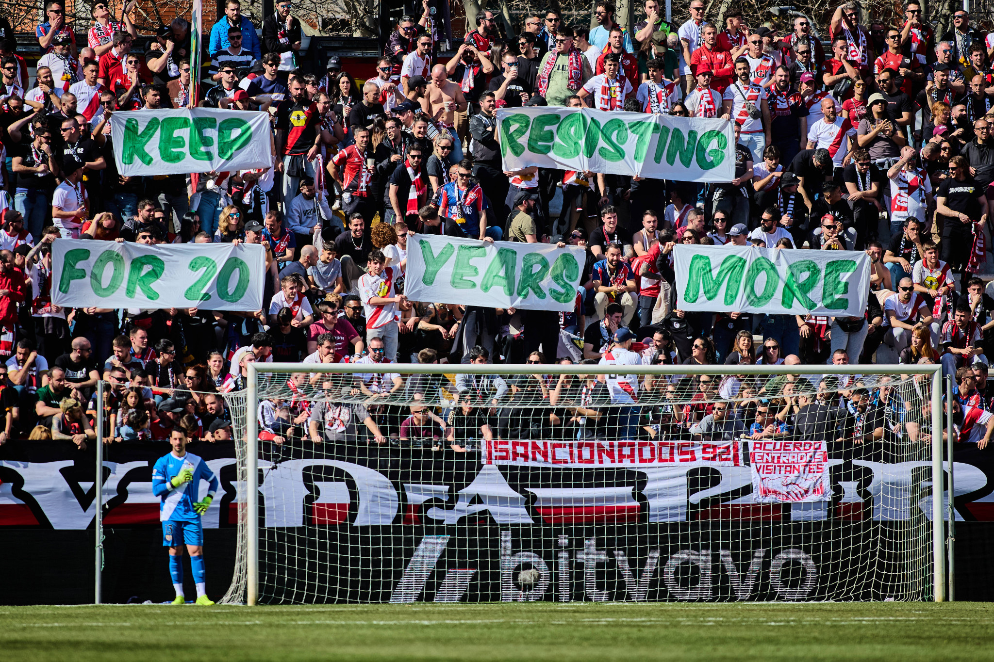 Οι οπαδοί της Ράγιο εξάντλησαν τα εισιτήρια για τη ρεβάνς με την ΑΕΚ στη Νέα Φιλαδέλφεια