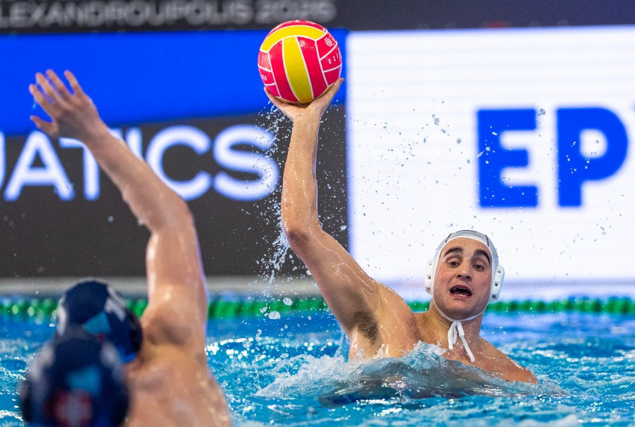 Η φάση που άλλαξε το ματς της Ελλάδας - Η αποβολή χωρίς αντικατάσταση του Γιόκσιτς (video)