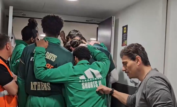 Στα αποδυτήρια ο Γιαννακόπουλος για να εμψυχώσει τους παίκτες του Παναθηναϊκού (video)