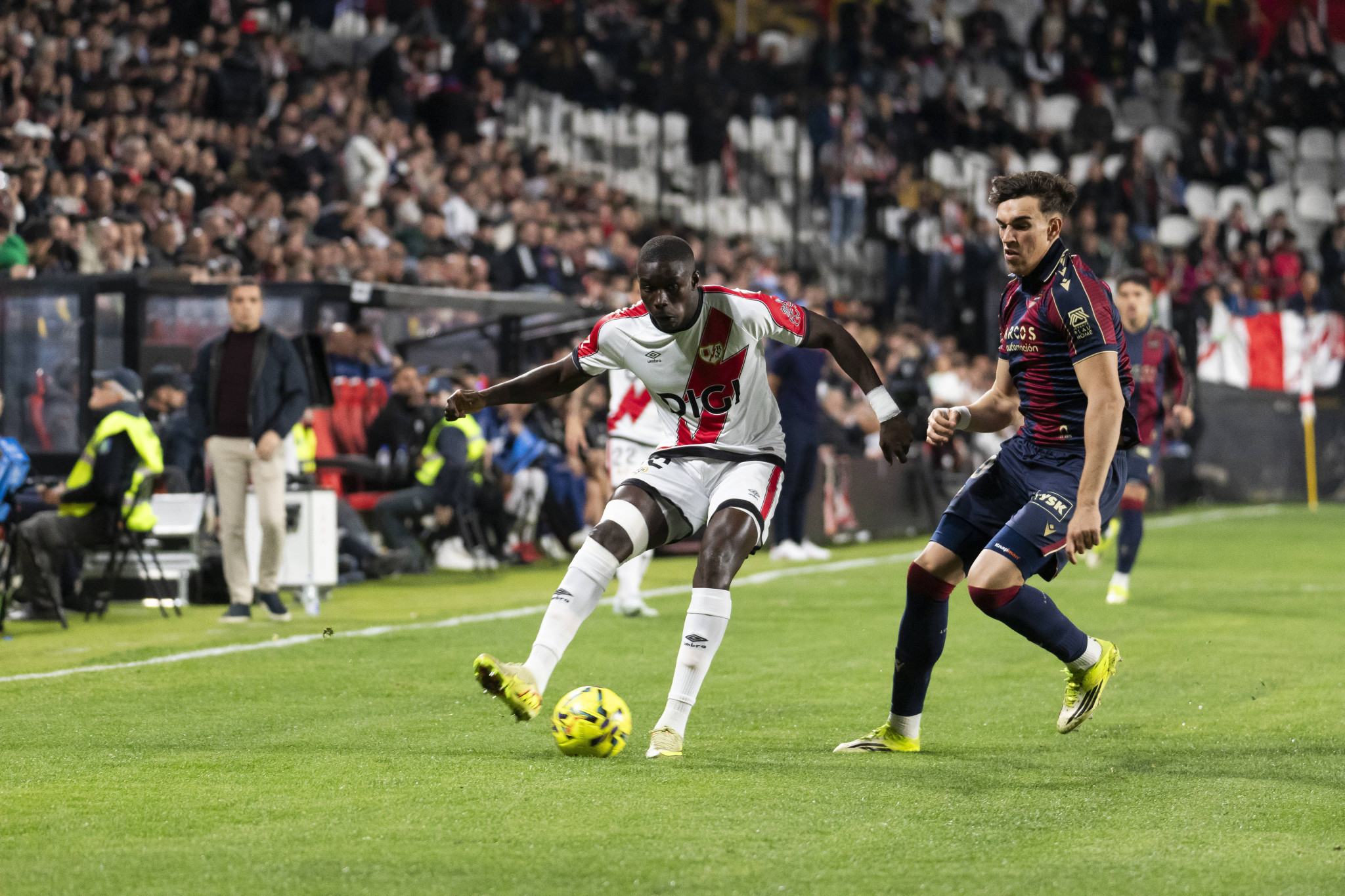 Αισιοδοξία στη Βαγιεκάνο για Μεντί ενόψει ΑΕΚ - Τι αναφέρουν στην Ισπανία