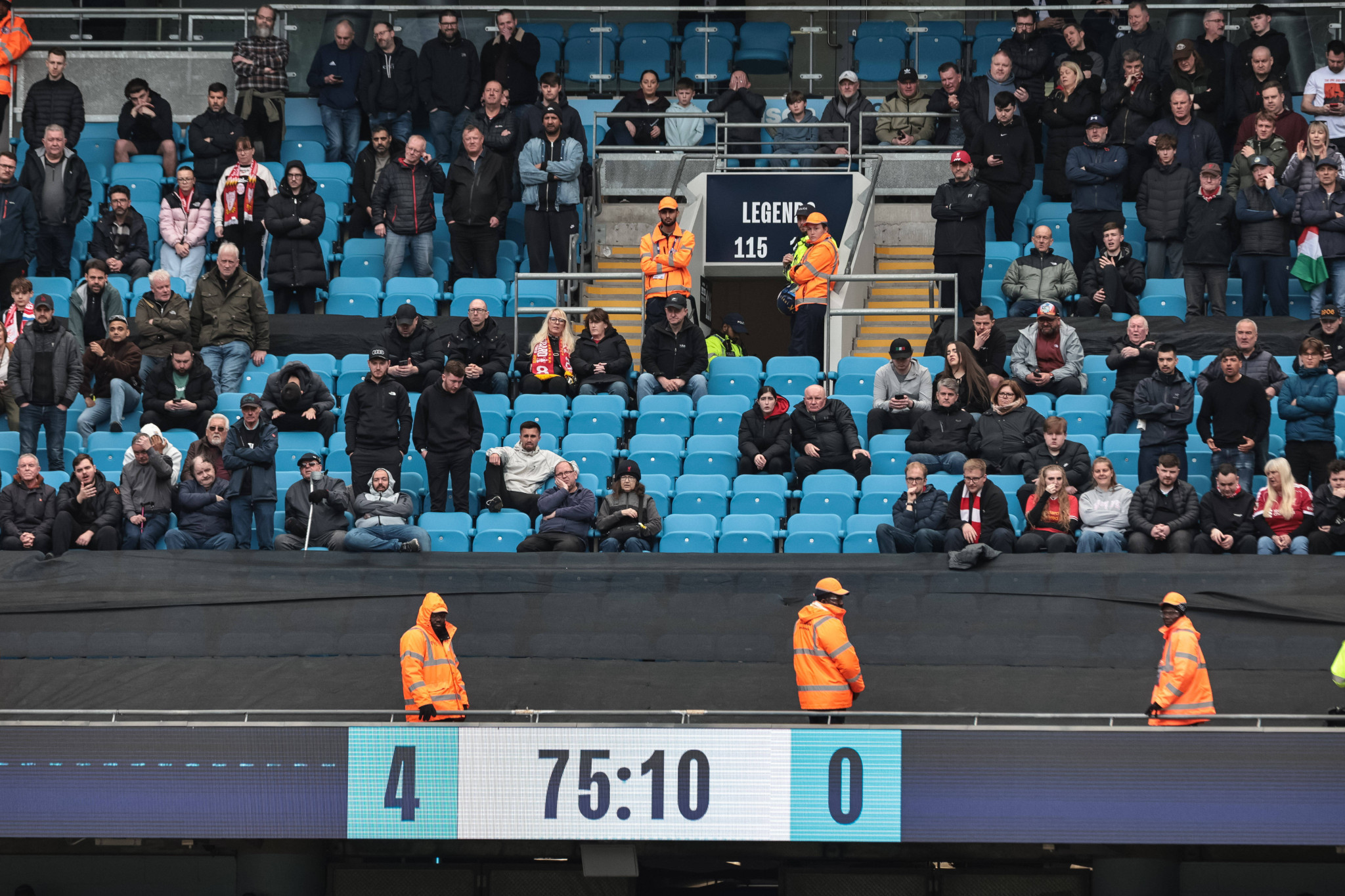 Οι οπαδοί της Λίβερπουλ έφυγαν από το γήπεδο στο 58ο λεπτό του ματς με την Σίτι σε ένδειξη διαμαρτυρίας (video)