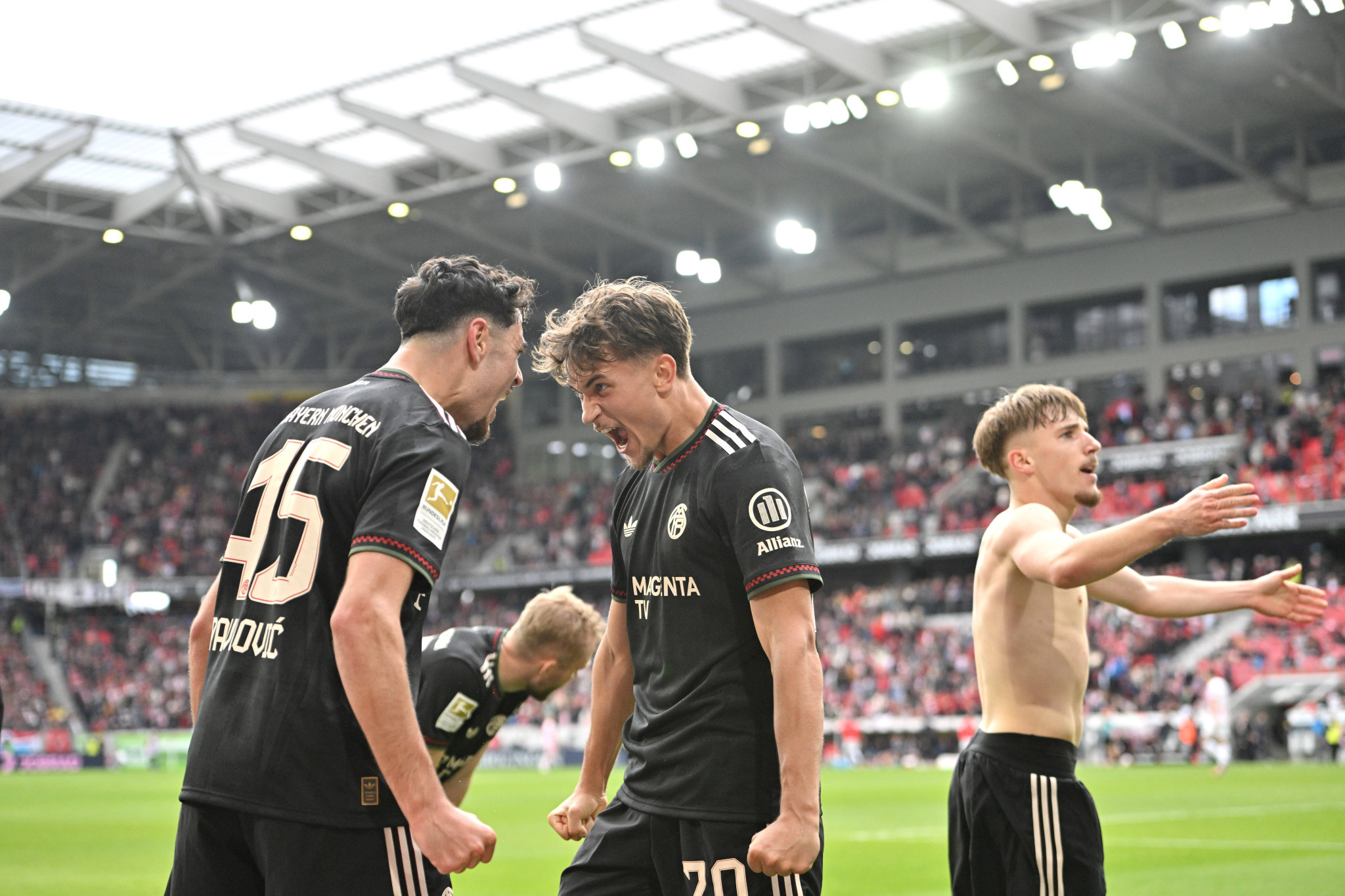 «Μηχανή» των γκολ: H Μπάγερν έφτασε τα 100 γκολ στη Bundesliga και ετοιμάζεται να σπάσει ιστορικό ρεκόρ