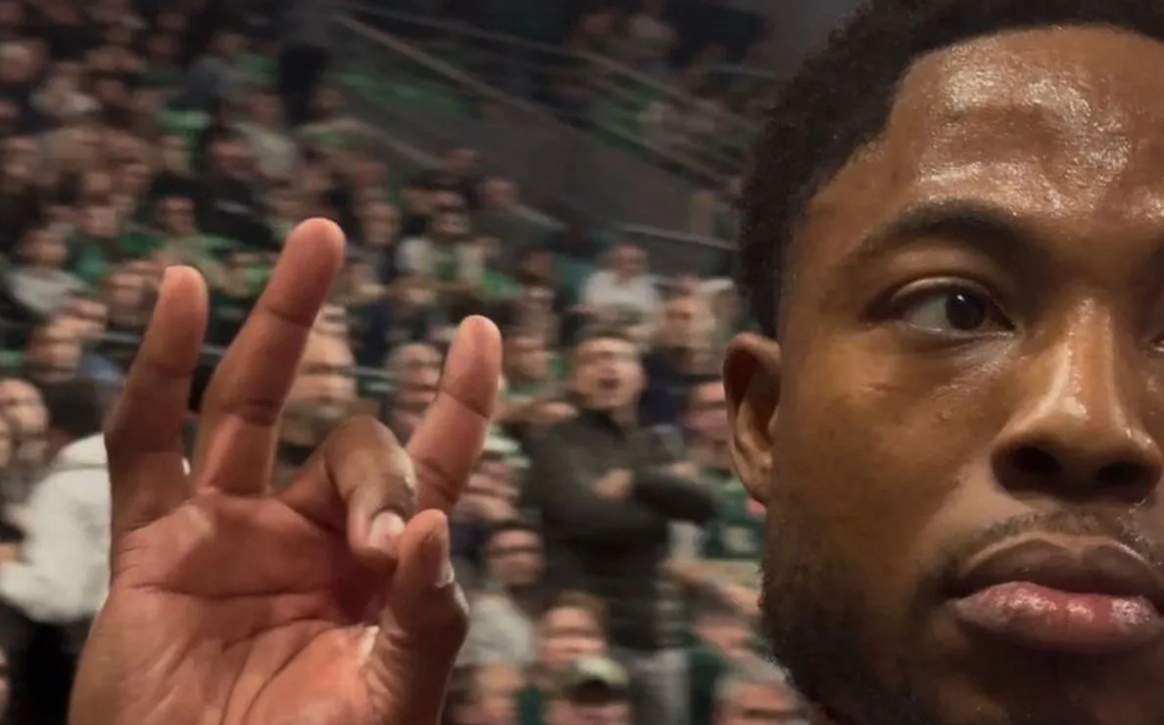 Αυτή είναι η χειρονομία του Ταϊρίκ Τζόουνς που έφερε την καταγγελία της ΚΑΕ Παναθηναϊκός