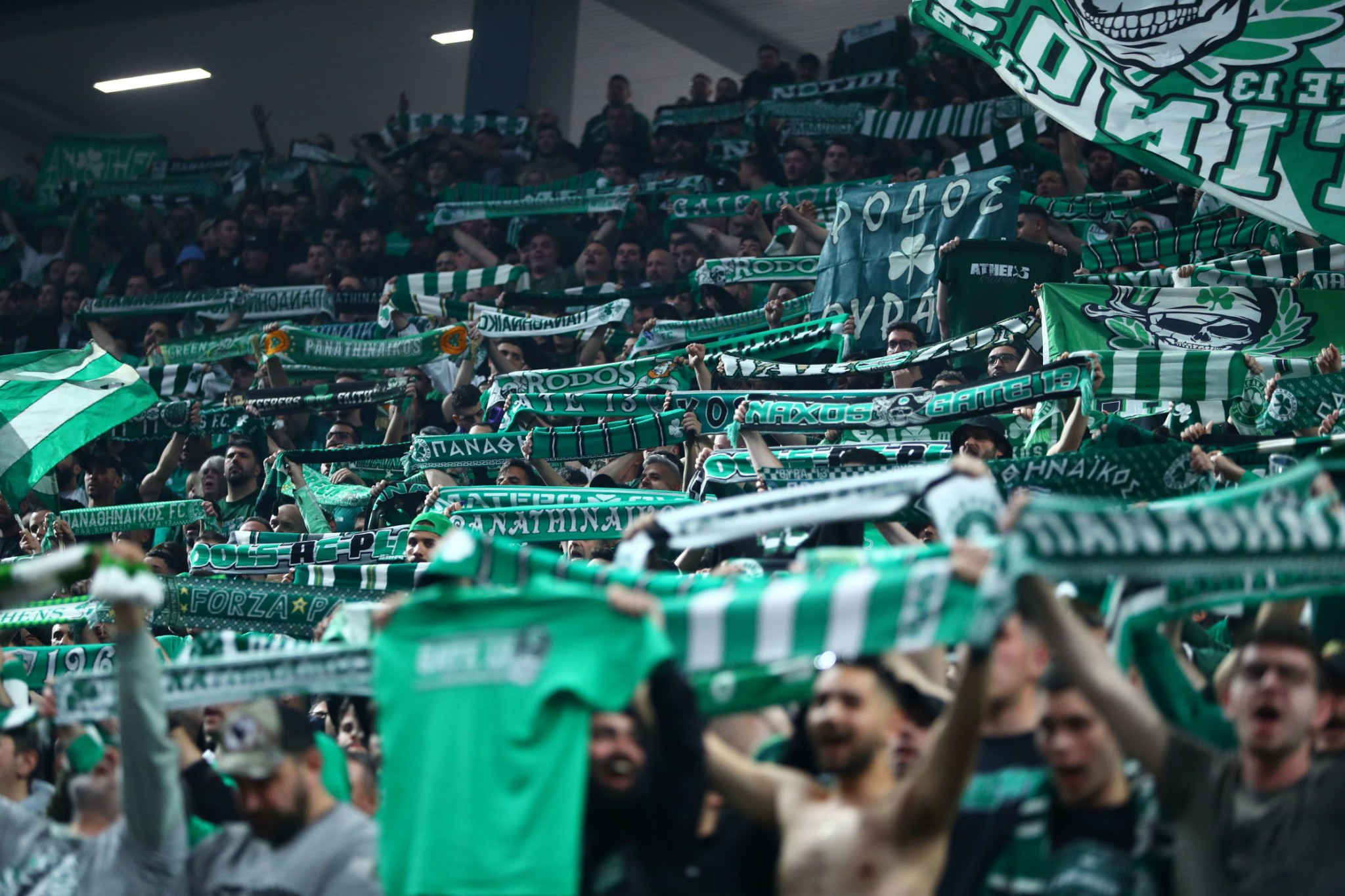 Για αυτούς με την αθεράπευτη τρέλα, που δεν σταματάνε στιγμή να πιστεύουν...