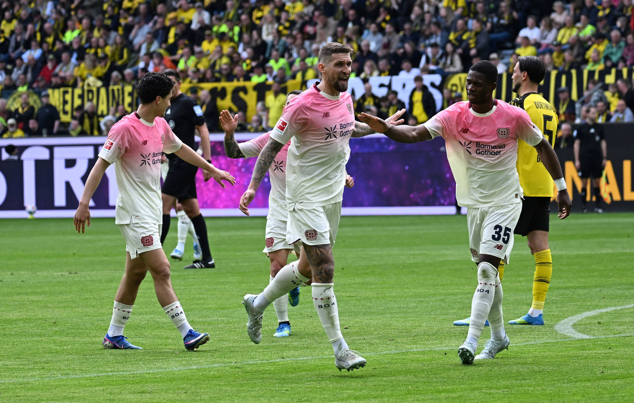 Η Λεβερκούζεν «εκτροχίασε» τη Ντόρτμουντ και φέρνει τη Μπάγερν πιο κοντά στον τίτλο!