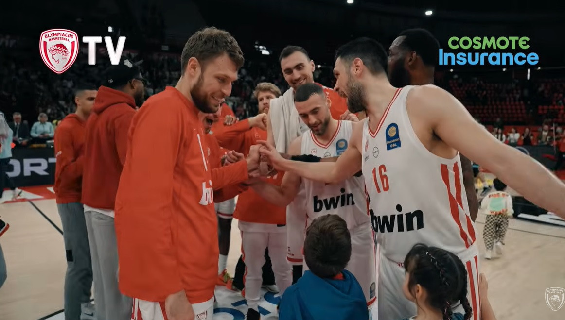 Η έκπληξη του Έβανς στους συμπαίκτες του και τα «ερυθρόλευκα» χαμόγελα στο ΣΕΦ (video)