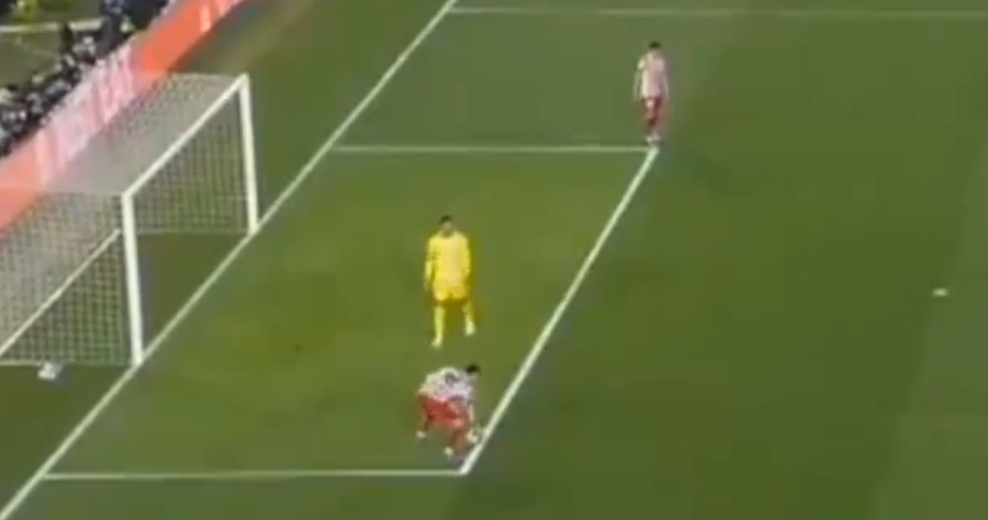 Σκάνδαλο ή όχι; Η φάση που «φωνάζει» η Μπαρτσελόνα για κόκκινη κάρτα και πέναλτι (video)