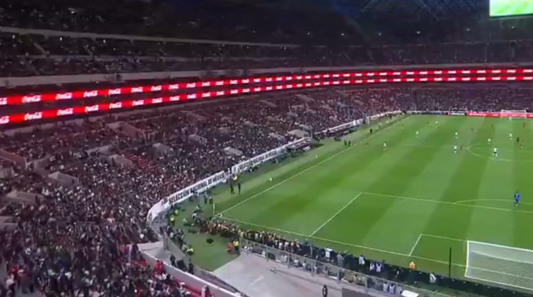 Τραγωδία στο Μεξικό-Πορτογαλία: Οπαδός πέθανε προσπαθώντας να πηδήξει ανάμεσα στις κερκίδες