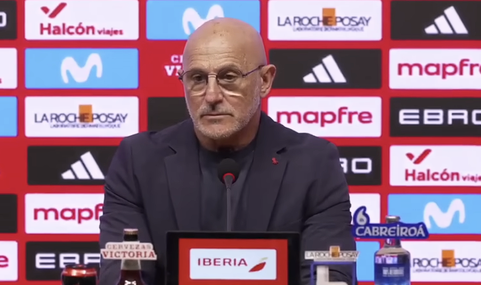 «Κόλαφος» ο Λουίς ντε λα Φουέντε για τα αντιμουσουλμανικά συνθήματα: «Δεν έχουν θέση στο ποδόσφαιρο»