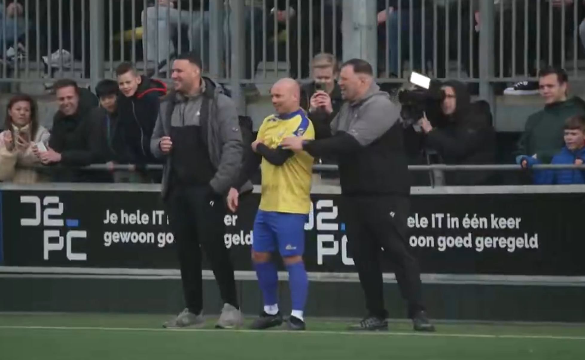 Τι κι αν τον πήραν τα χρόνια (και πήρε και κιλάκια) - Ο Σνάιντερ επέστρεψε στο ποδόσφαιρο σε ομάδα - έκπληξη