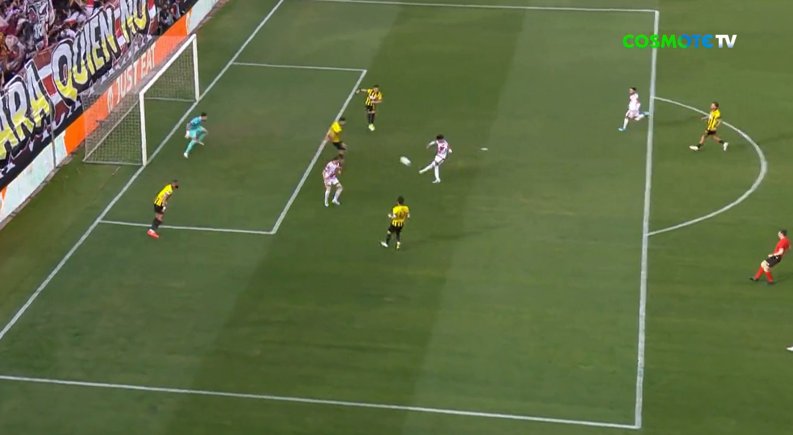 Αμυντική ανισορροπία για την ΑΕΚ, ο Ακομάς με σουτ στην κίνηση το 1-0 (video)