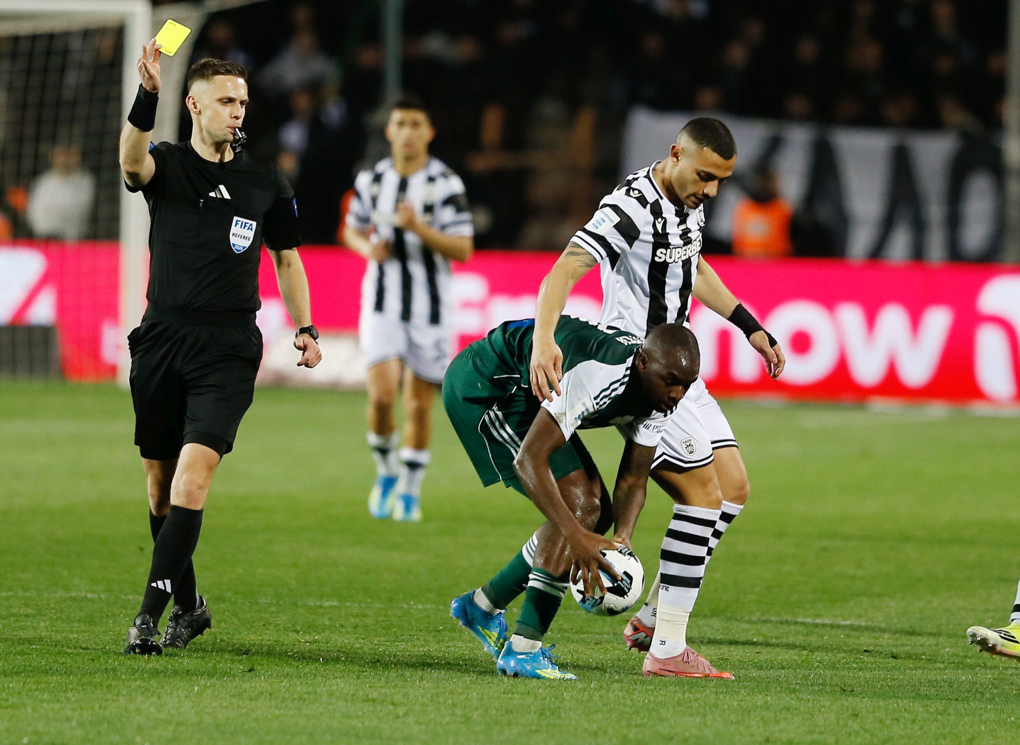 ΠΑΟΚ: «Να εγγυηθούν ποιότητα στις διαιτητικές ομάδες Λανουά και ΕΠΟ, αλλιώς να αποχωρήσουν»