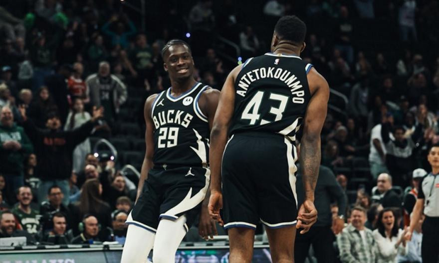 Η συνεργασία που «τρέλανε» τους Μπακς: Ο Άλεξ «σέρβιρε» στον Θανάση Αντετοικούνμπο και ο Γιάννης τρελάθηκε! (video)