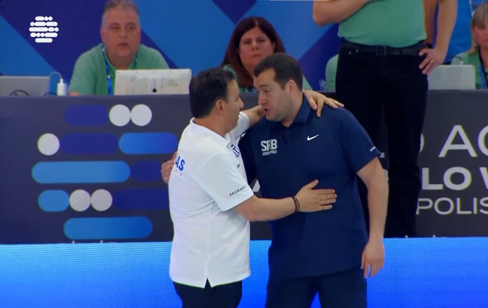 Ο Στεφάνοβιτς είδε την κόκκινη κάρτα κι ο Βλάχος τον ηρέμησε (videos)