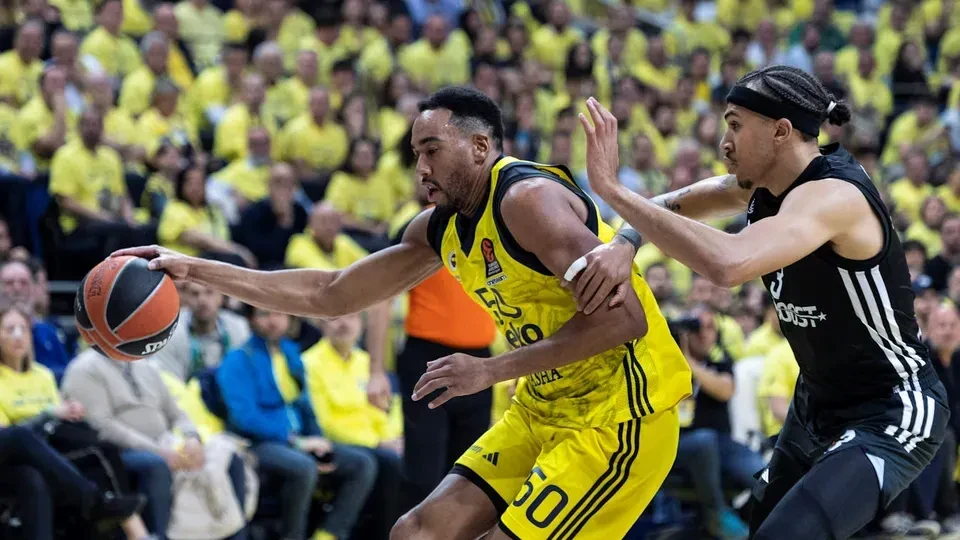 Η Φενέρ «ίδρωσε», αλλά έκανε το πρώτο βήμα για Final 4 κόντρα στην Παρί