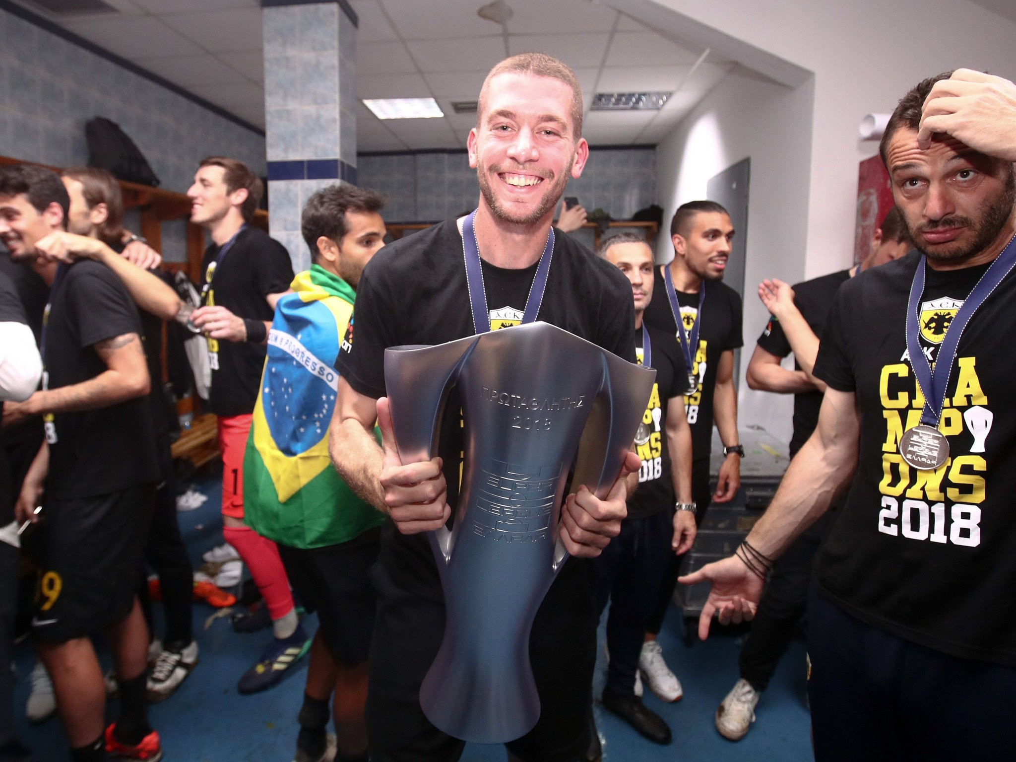 Ο Άνταμ Τζανετόπουλος στο Athletiko: «Ο Αλμέιδα κατέκτησε νταμπλ, δεν πρέπει να ξεχνιέται»