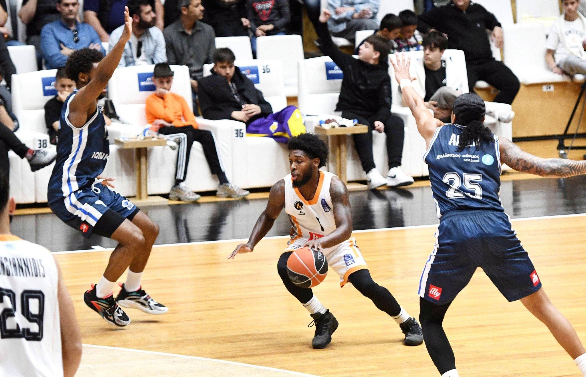 Ο Γουόκερ «τρελάθηκε» με Παπαθεοδώρου: «Ο καλύτερος προπονητής στην Ευρώπη!»