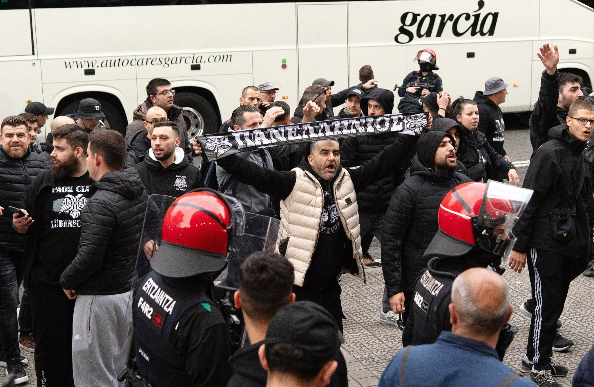 Ασπρόμαυρη... τρέλα στο Μπιλμπάο και απόβαση ΠΑΟΚτσήδων για τον τελικό