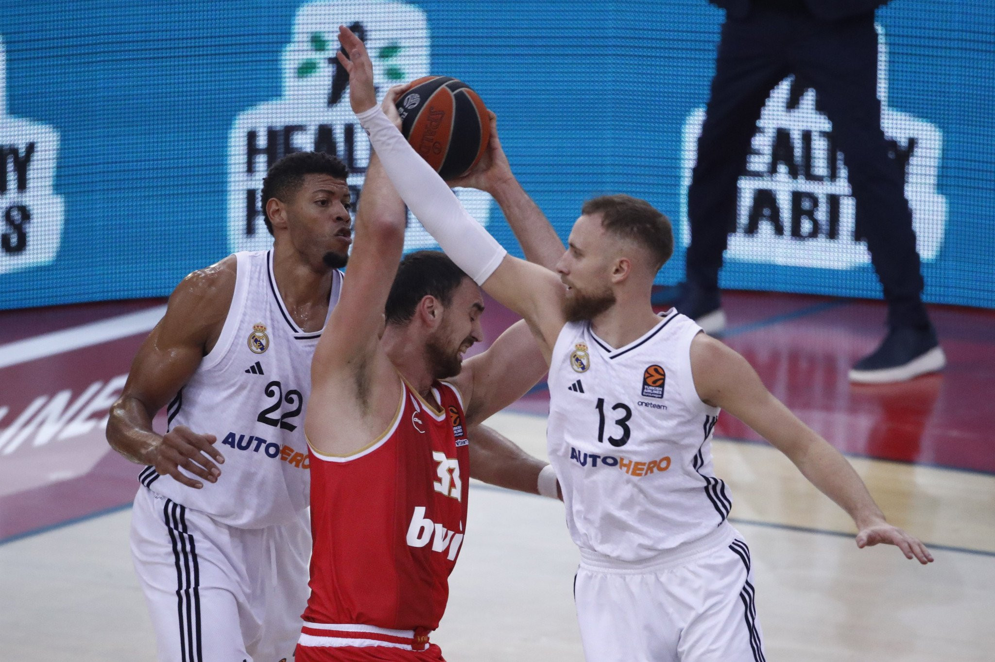 Που θα δείτε το Game 1 του Ολυμπιακού με τη Ρεάλ Μαδρίτης και την αναμέτρηση της Μονακό - Μπαρτσελόνα