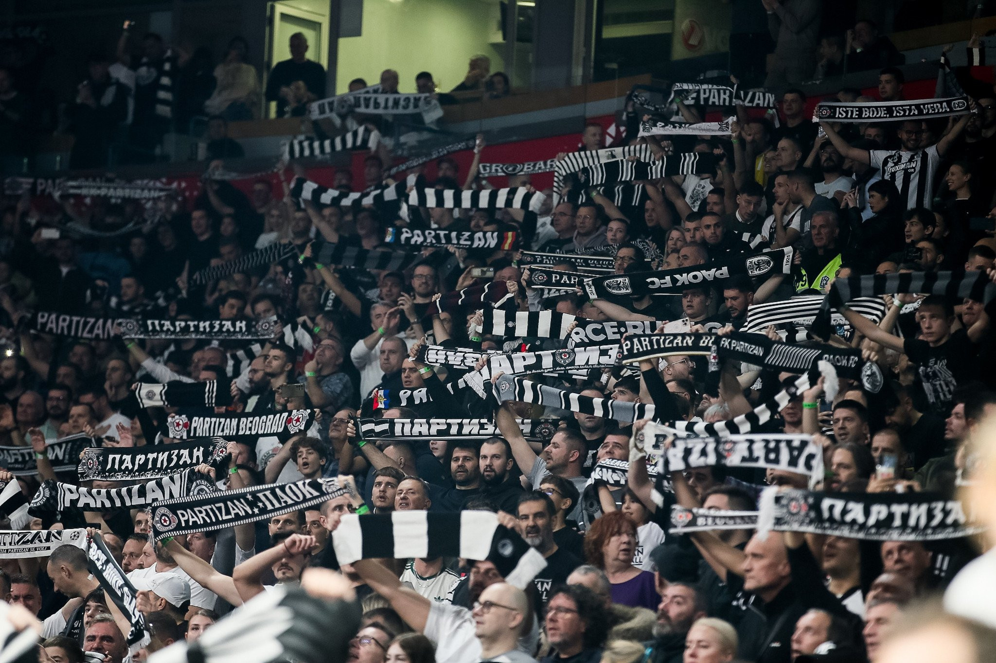 «Καυτή» η έδρα της Παρτίζαν πριν το ντέρμπι με τον Ερυθρό Αστέρα - Το βίντεο του Athletiko