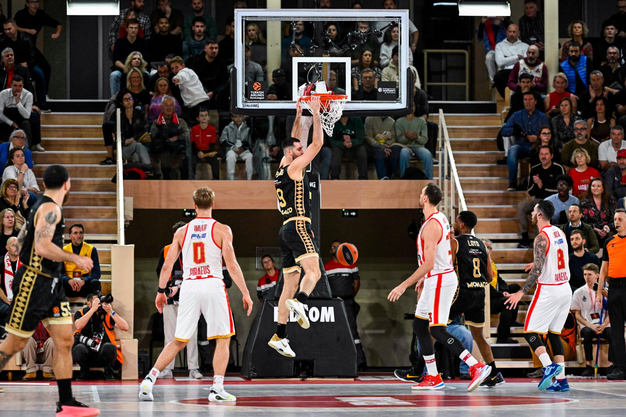 «Στα ραντάρ της Μπαρτσελόνα ο Παπαγιάννης»