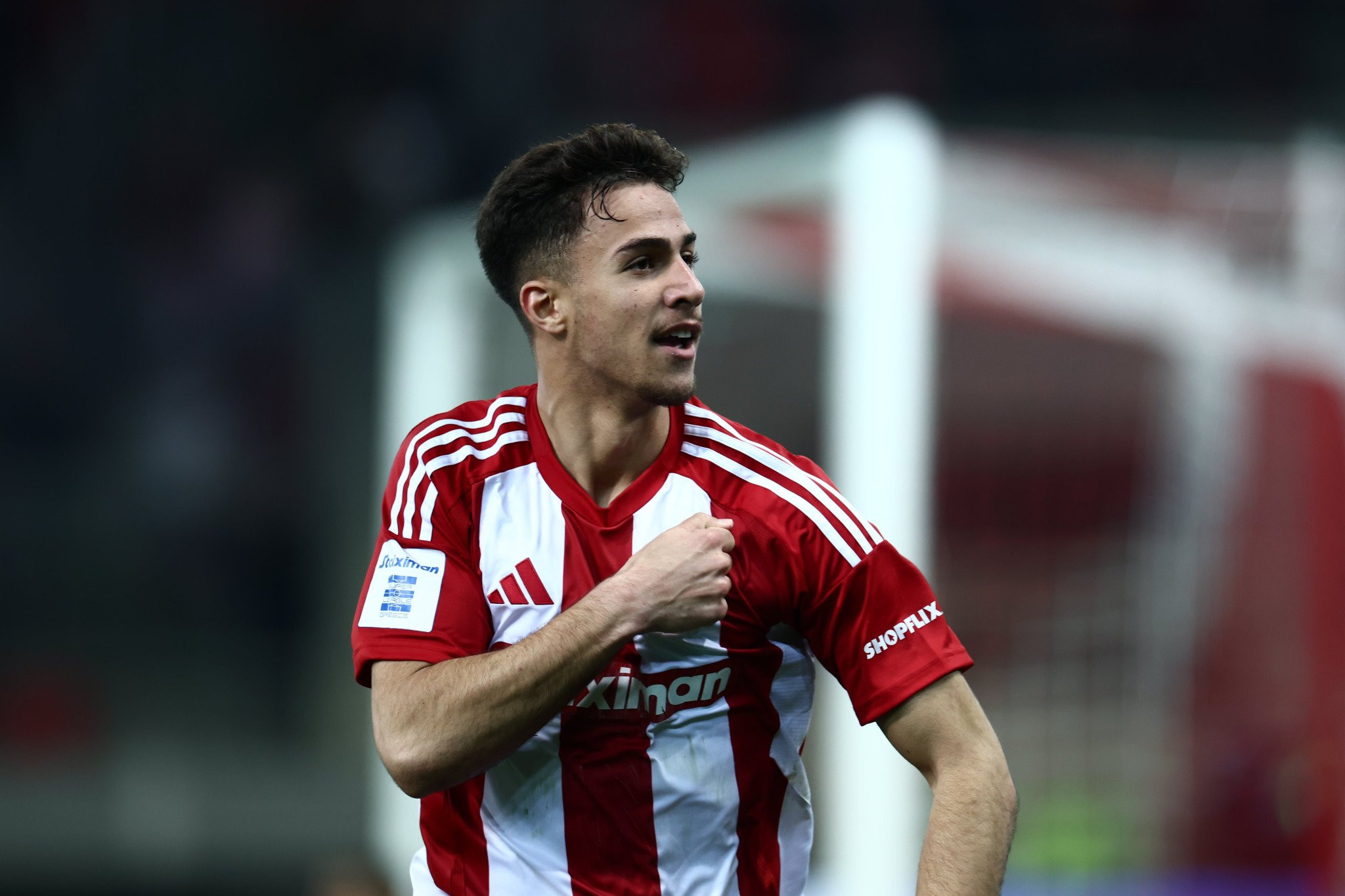 Δεν ξεχνάει τον τόπο του ο Κωστούλας: Βοήθησε στις εργασίες βελτίωσης γηπέδου, ανεβαίνοντας σε... τρακτέρ!