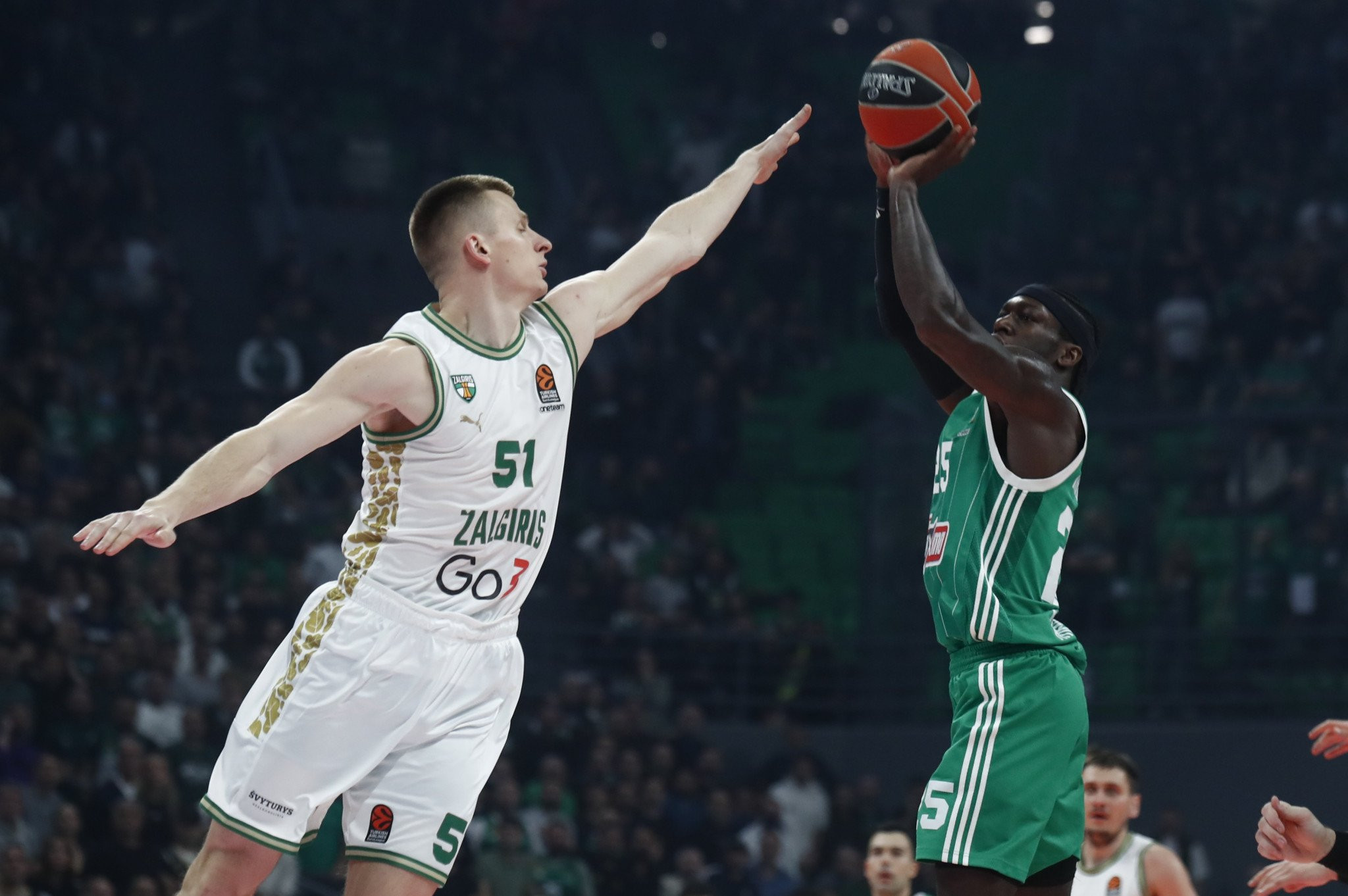 Λόνι Γουόκερ για το βραβείο MVP του Ναν: «Συγχαρητήρια οικογένεια, αυτό είναι τεράστιο»