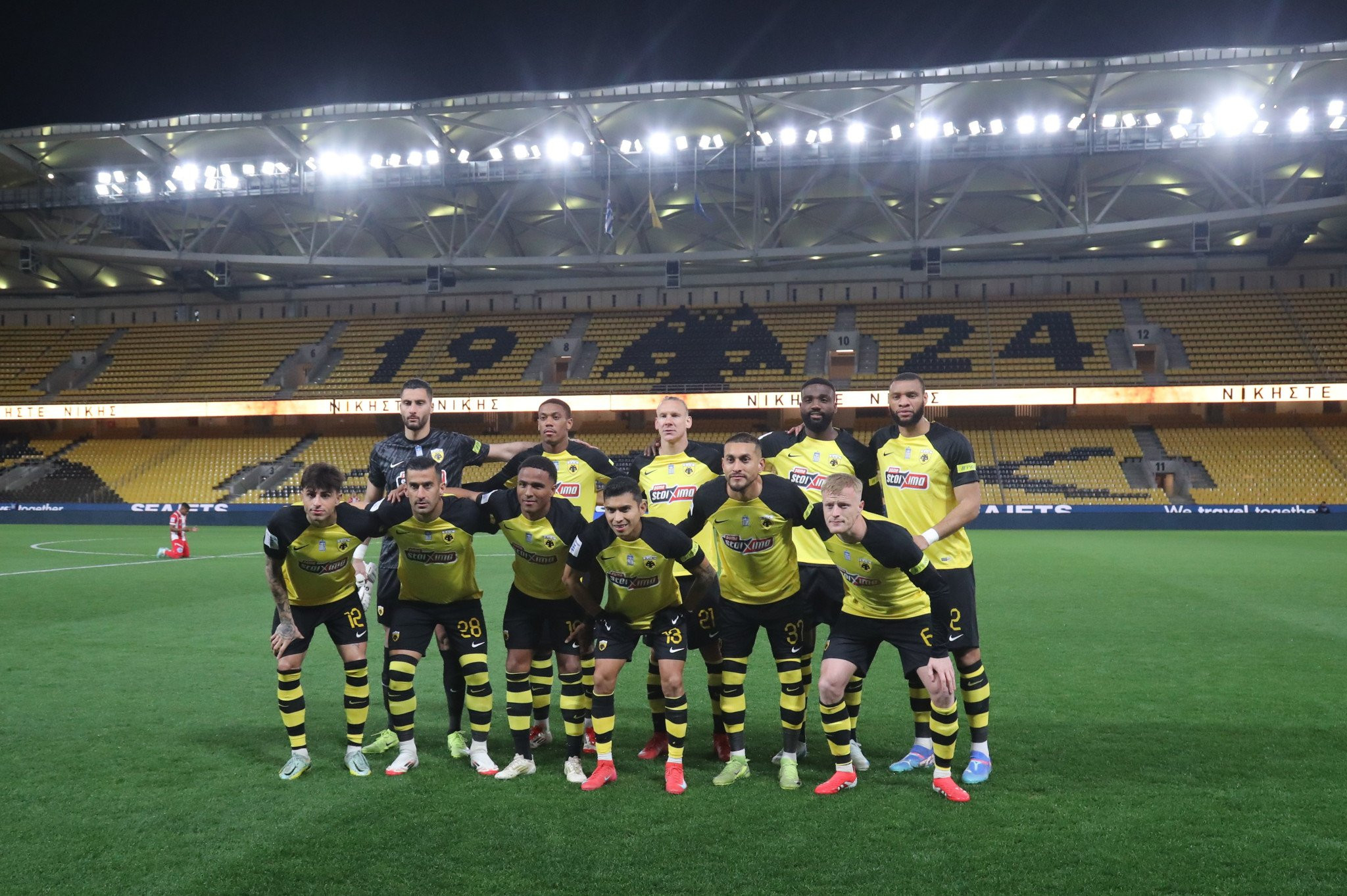 Ο Αλμέιδα καλείται να τα βγάλει πέρα με μία… 18άδα