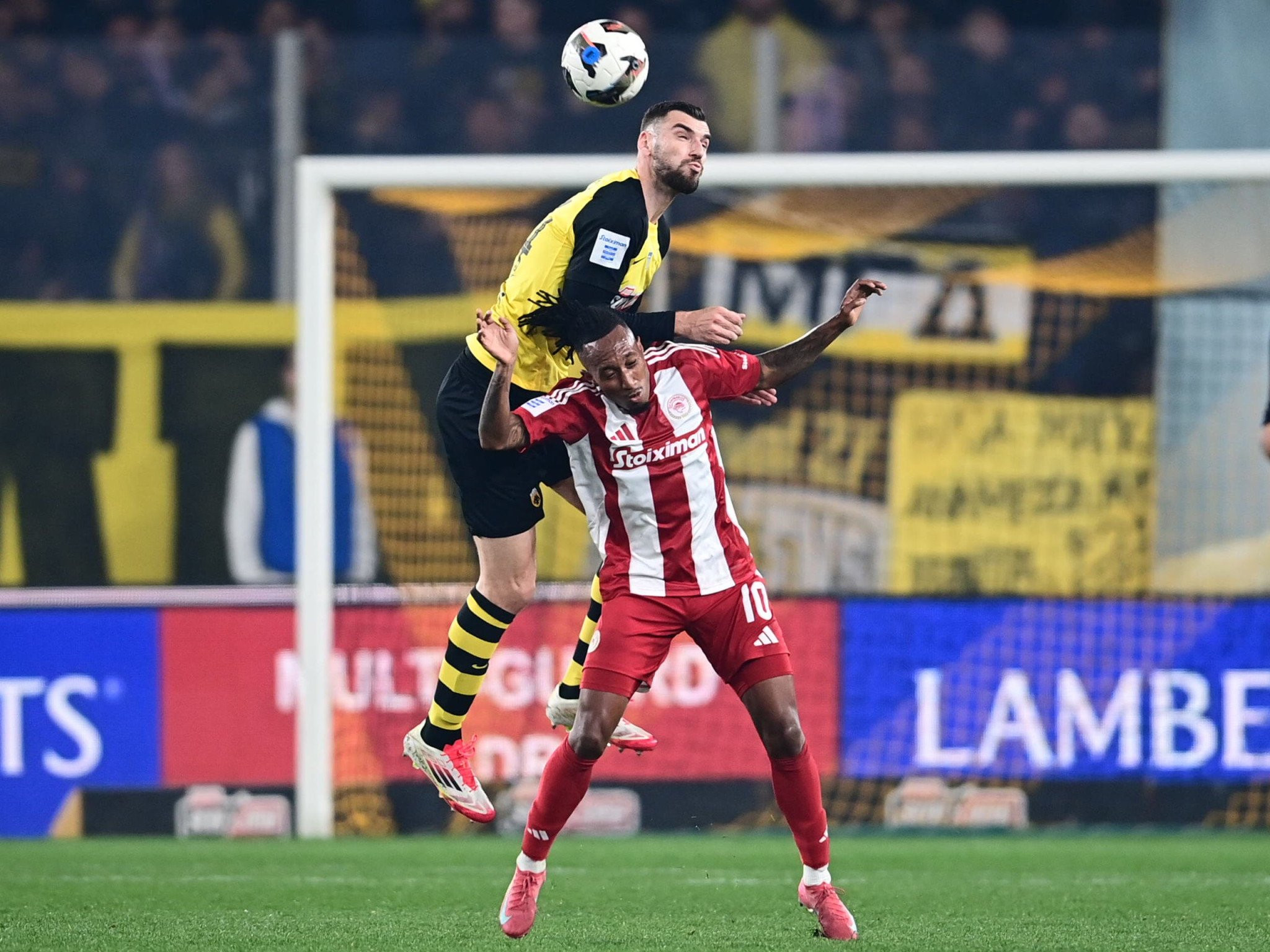 Και όμως η ΑΕΚ έχει μόλις έναν (σίγουρο) στόπερ για το ντέρμπι με τον Ολυμπιακό