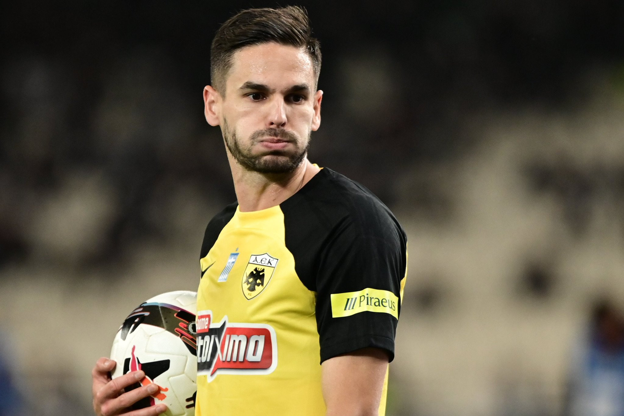 Η ΑΕΚ δεν πήρε αριστερό μπακ και το «πλήρωσε» (πολύ) ακριβά με βαθμούς