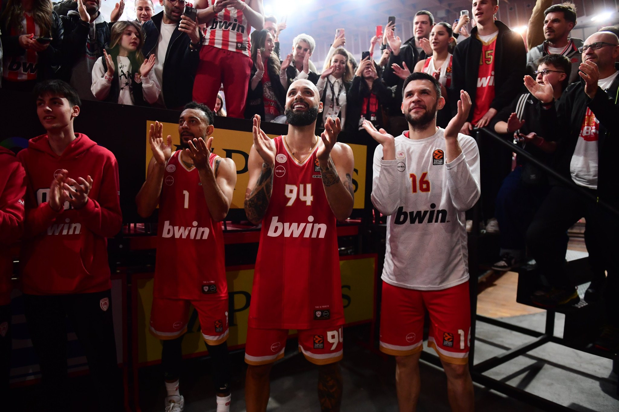 Γεμίζει και... κοκκινίζει το ΣΕΦ ενόψει Ρεάλ Μαδρίτης